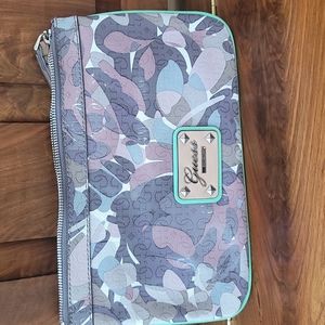 NWOT Guess Clutch/wristlet